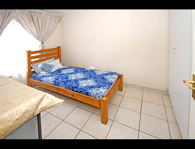 2 BEDROOM APARTMENT FOR SALE IN KEW